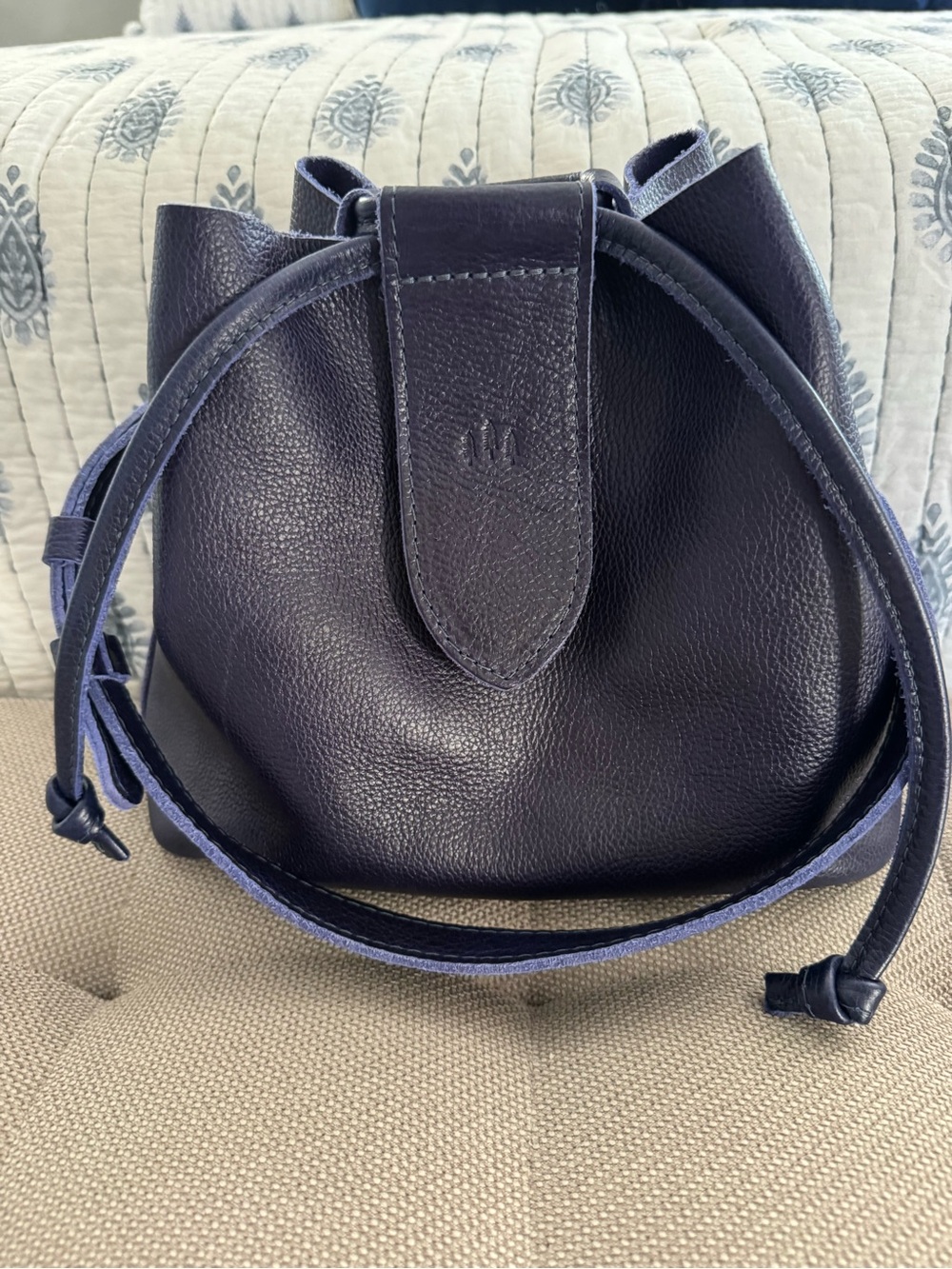 Portland Leather Goods large Firefly Bucket Bag - Cobalt